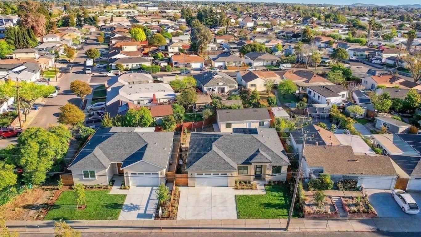 200 Monroe — modern two-story infill residence, street view